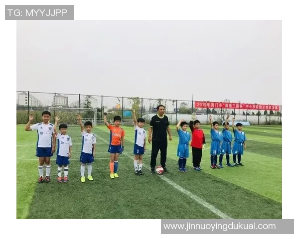 91香港足球明星队再创辉煌助力青少年足球发展与交流活动盛大开启